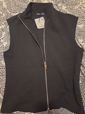 Zara Black Sleeveless Zip-Up Top